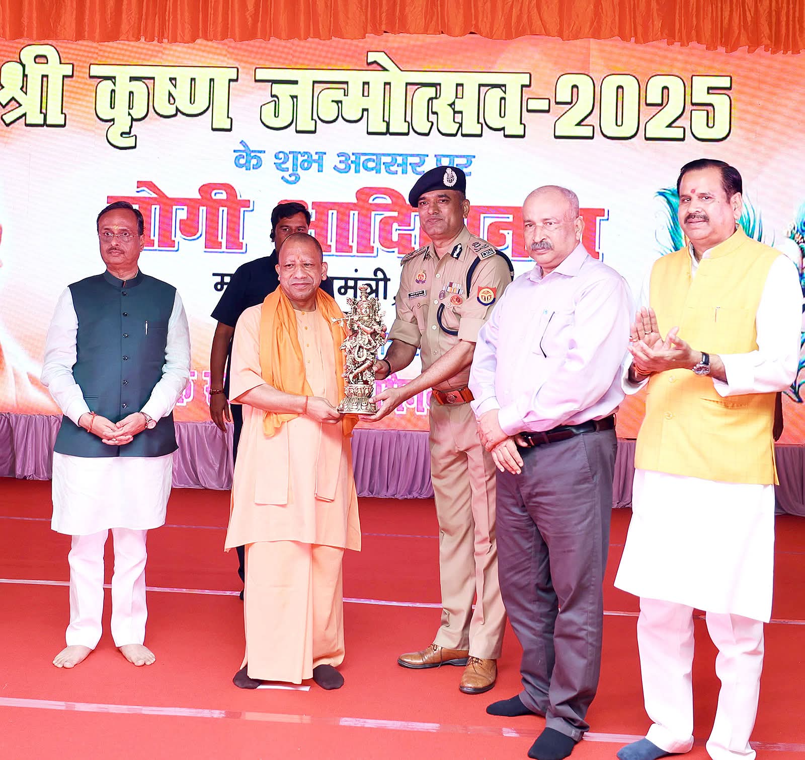 लखनऊ:श्रीकृष्ण जन्माष्टमी पर रिजर्व पुलिस लाइन्स लखनऊ में भव्य समारोह आयोजित।