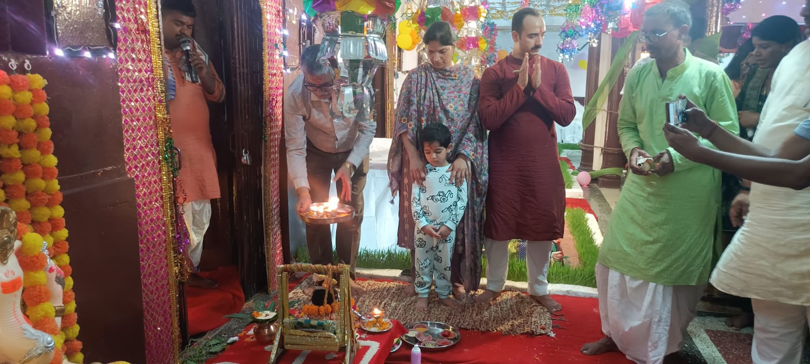 फर्रुखाबाद:जिलाधिकारी व पुलिस अधीक्षक की मौजूदगी में पुलिस लाइन में जन्माष्टमी पर भव्य सांस्कृतिक कार्यक्रम।