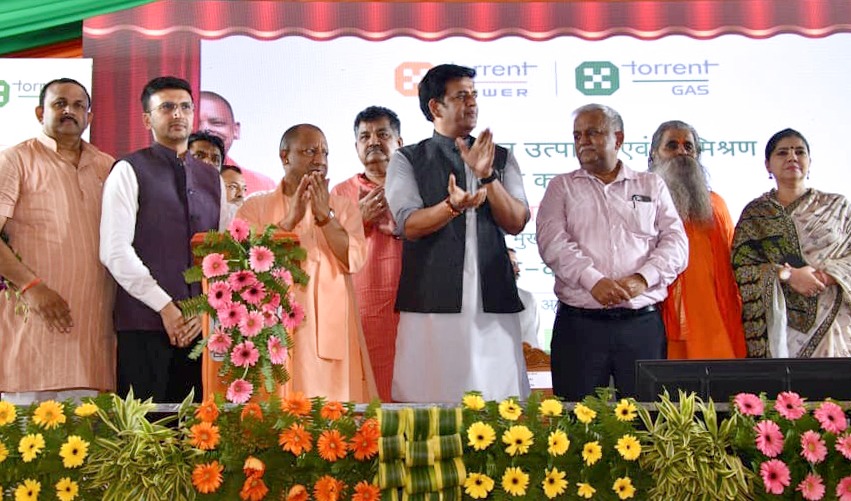 मुख्यमंत्री ने गोरखपुर में टोरेण्ट समूह के ग्रीन हाईड्रोजन प्लाण्ट का लोर्कापण किया