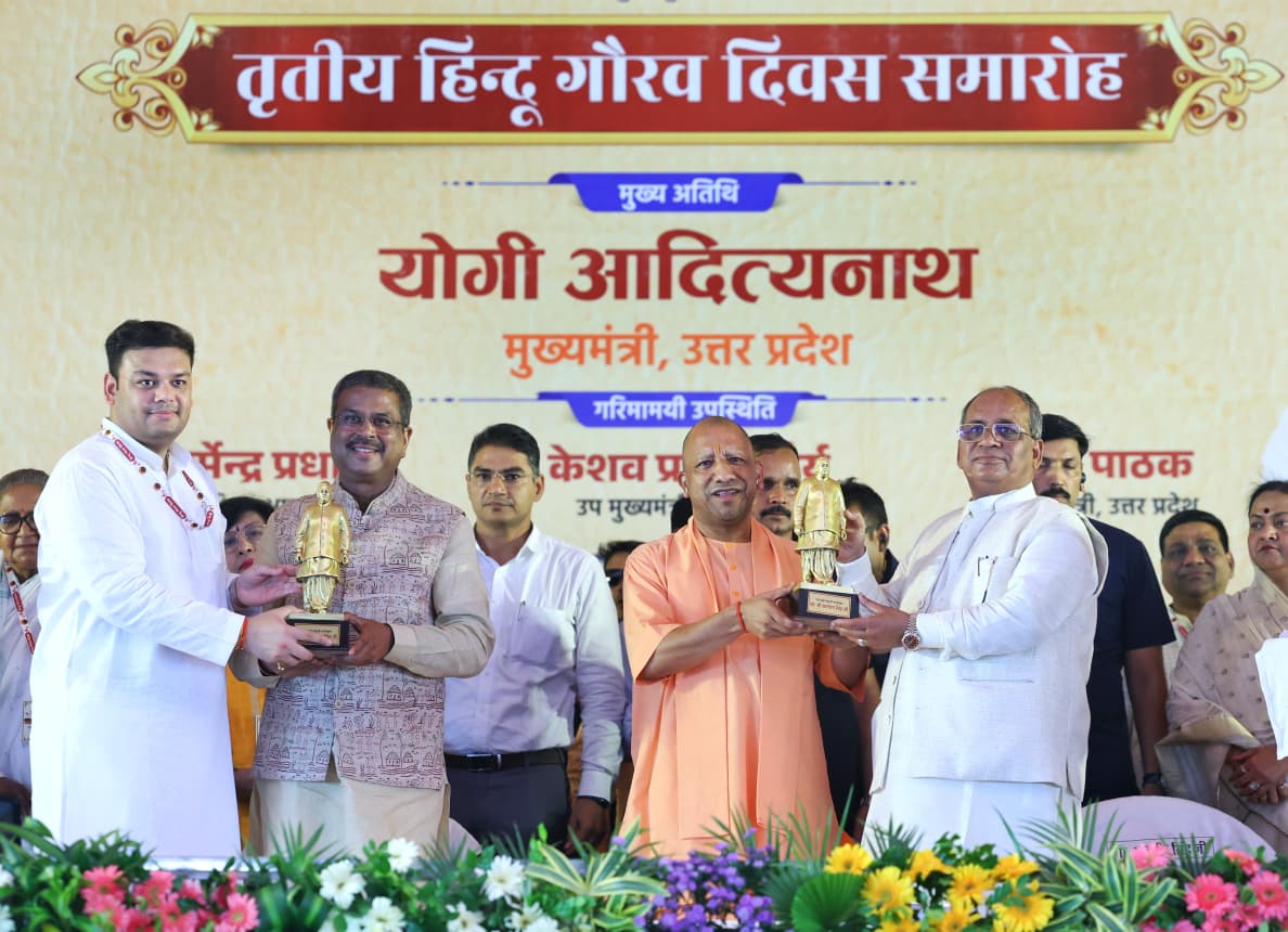 अलीगढ़ में मुख्यमंत्री योगी आदित्यनाथ ने किया श्रद्धेय कल्याण सिंह ‘बाबूजी’ को नमन