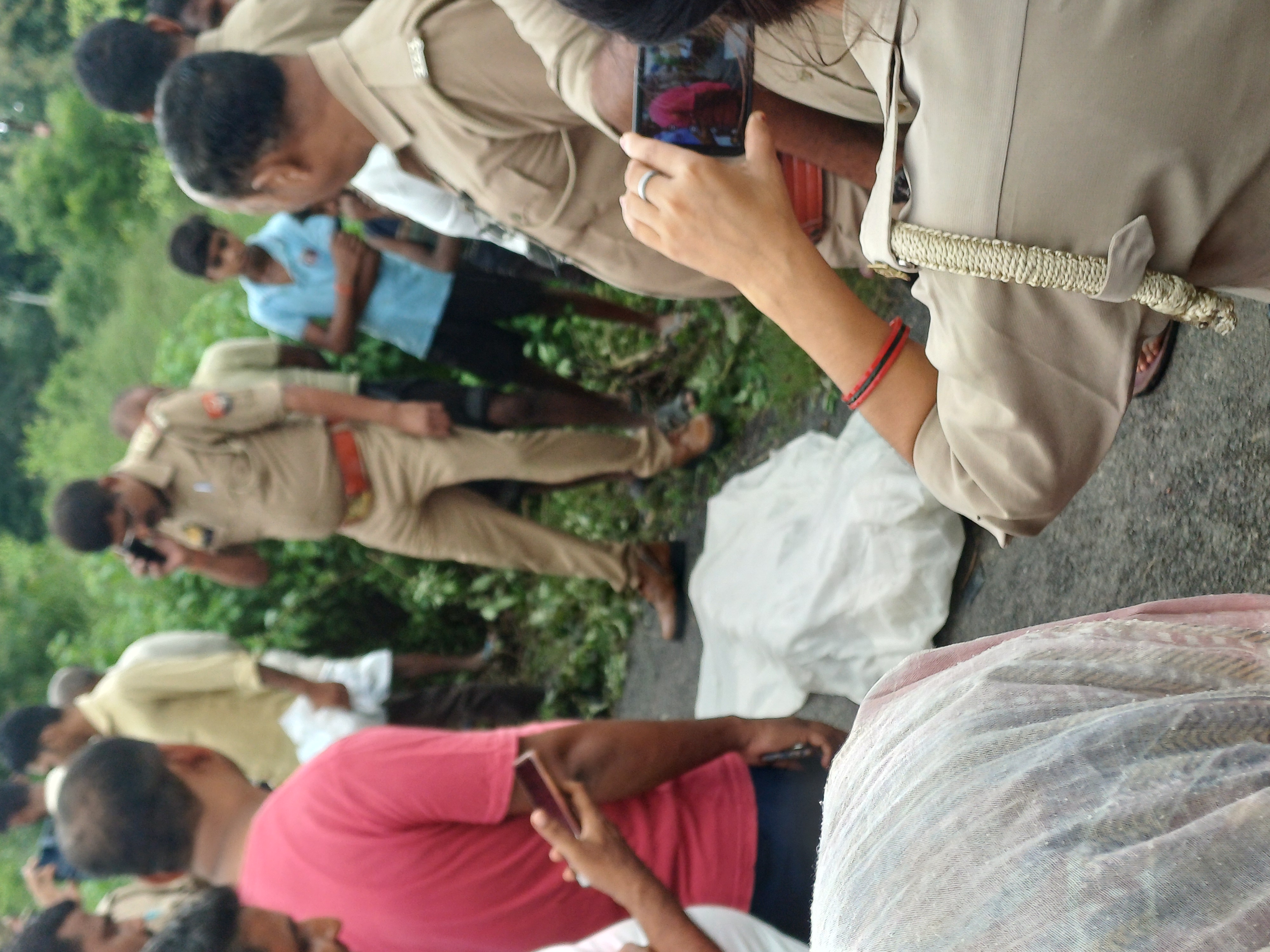 गोंडा: करनपुरराजा क्षेत्र की सरयू नहर में 15 नंबर ट्यूबल के पास एक लड़की का शव मिला