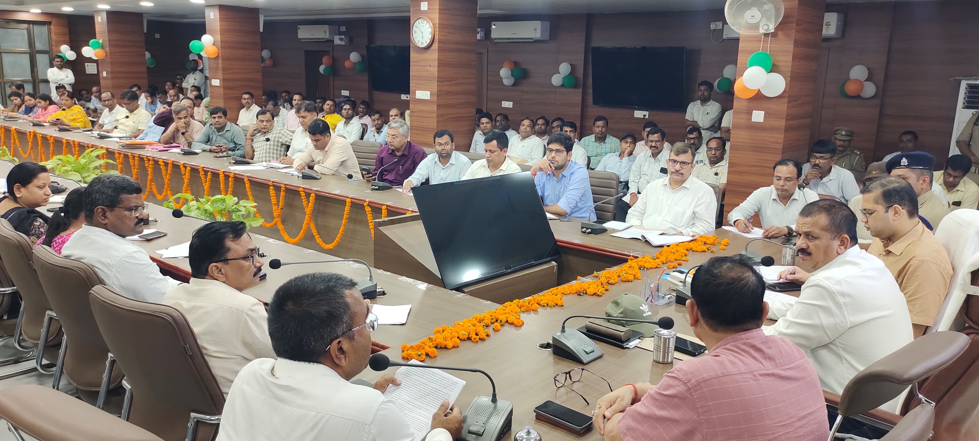 जौनपुर ::प्रारम्भिक अर्हता परीक्षा-2025 को निष्पक्ष और शुचितापूर्ण ढंग से संपन्न कराने हेतु प्रशासन कटिबद्ध- जिलाधिकारी