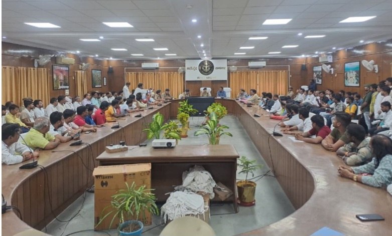 फर्रुखाबाद:गणेश चतुर्थी व बारावफात पर शांति व्यवस्था को लेकर जिला स्तरीय पीस कमेटी की बैठक सम्पन्न।