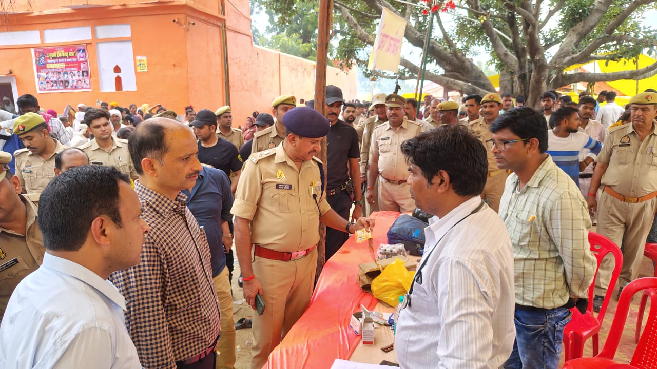 कन्नौज डीएम व एसपी ने जाहिरा देवी मंदिर रोहिली मेले का किया निरीक्षण