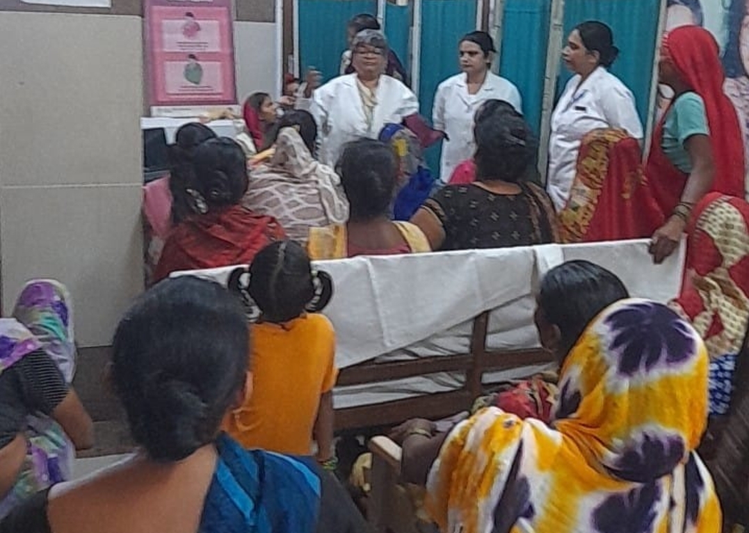 पीलीभीत:नवजात शिशुओं की माताओं को किया गया जागरूक।