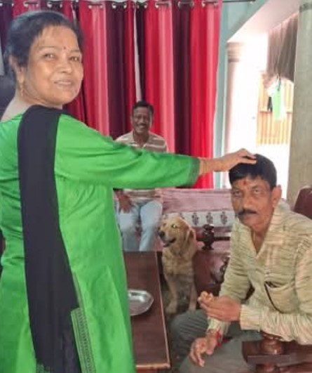 लखीमपुर खीरी : पत्रकार रफी अहमद ने मुंहबोली बहन से राखी बंधवाकर हिन्दू-मुस्लिम एकता की मिशाल कायम की