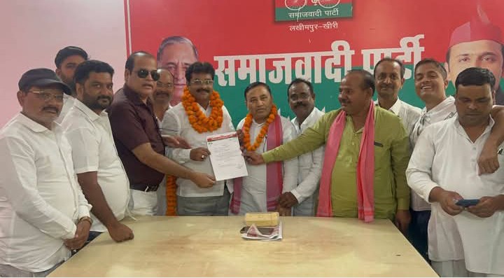 लखीमपुर खीरी : इरशाद खान को गोला विधानसभा महासचिव बनाए जाने पर सपा ने किया जोरदार स्वागत