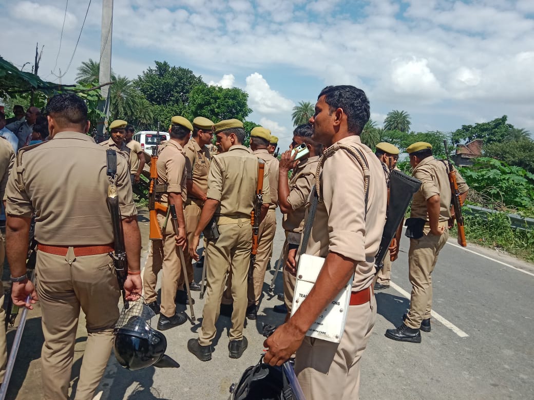 कासगंज: पटियाली विधान सभा क्षेत्र के ग्राम नवाबगंज नगरिया छावनी में तब्दील