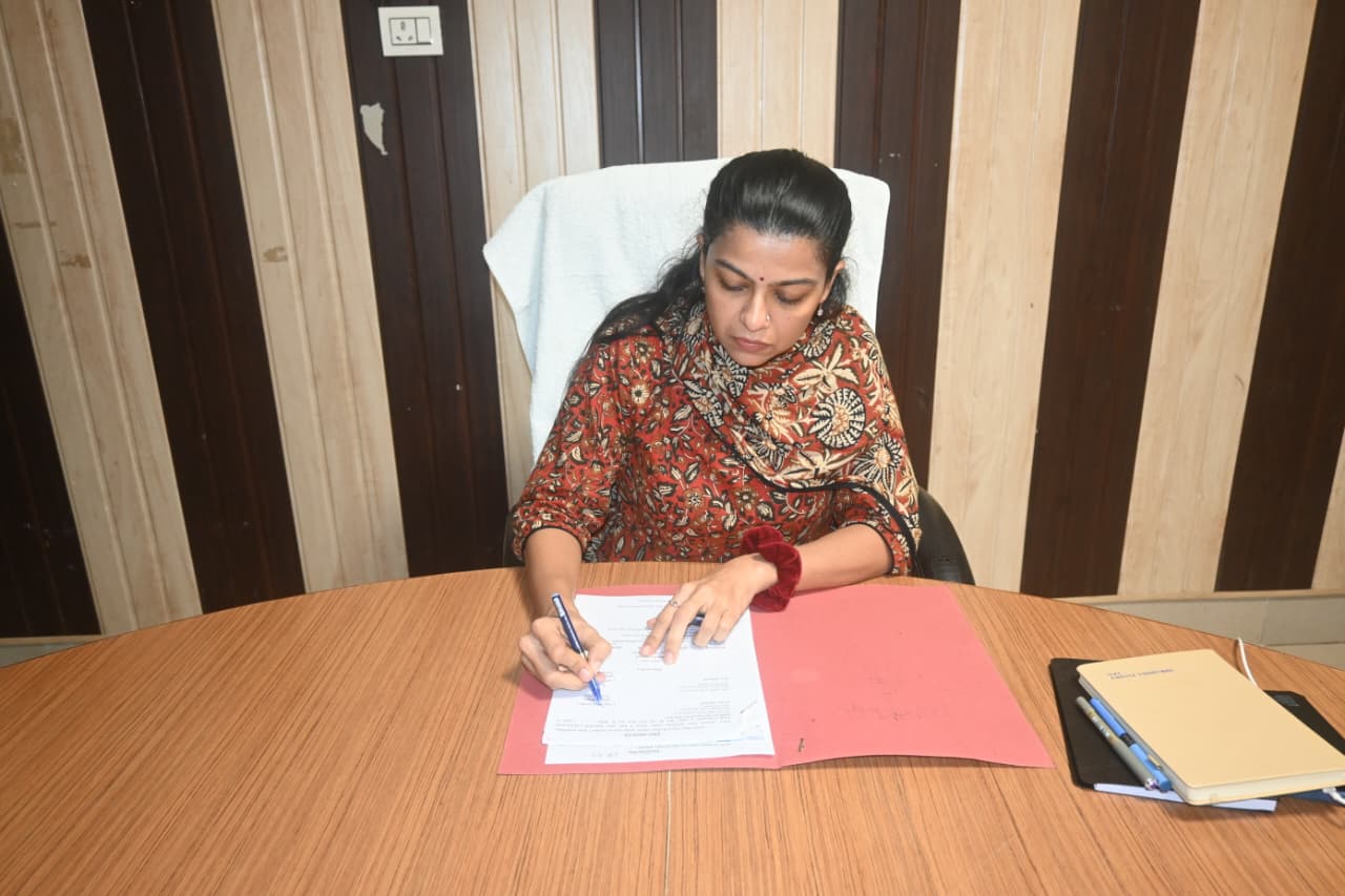 कानपुर देहात में नवागंतुक पुलिस अधीक्षक श्रद्धा नरेन्द्र पाण्डेय ने कार्यभार ग्रहण किया।