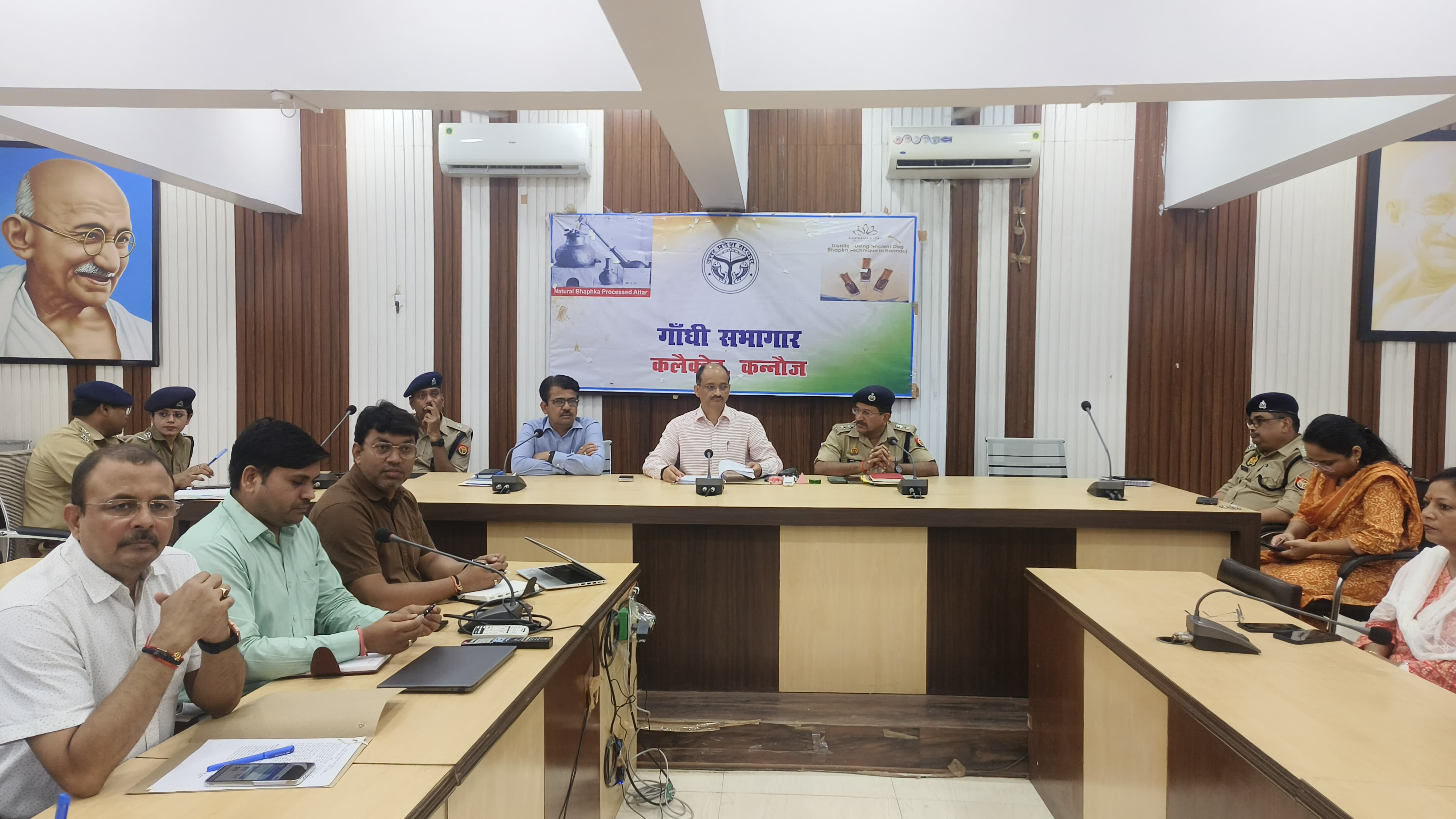 कन्नौज में लागू होगा “नो हेलमेट नो फ्यूल” अभियान, पेट्रोल पंप मालिकों को दिए गए निर्देश