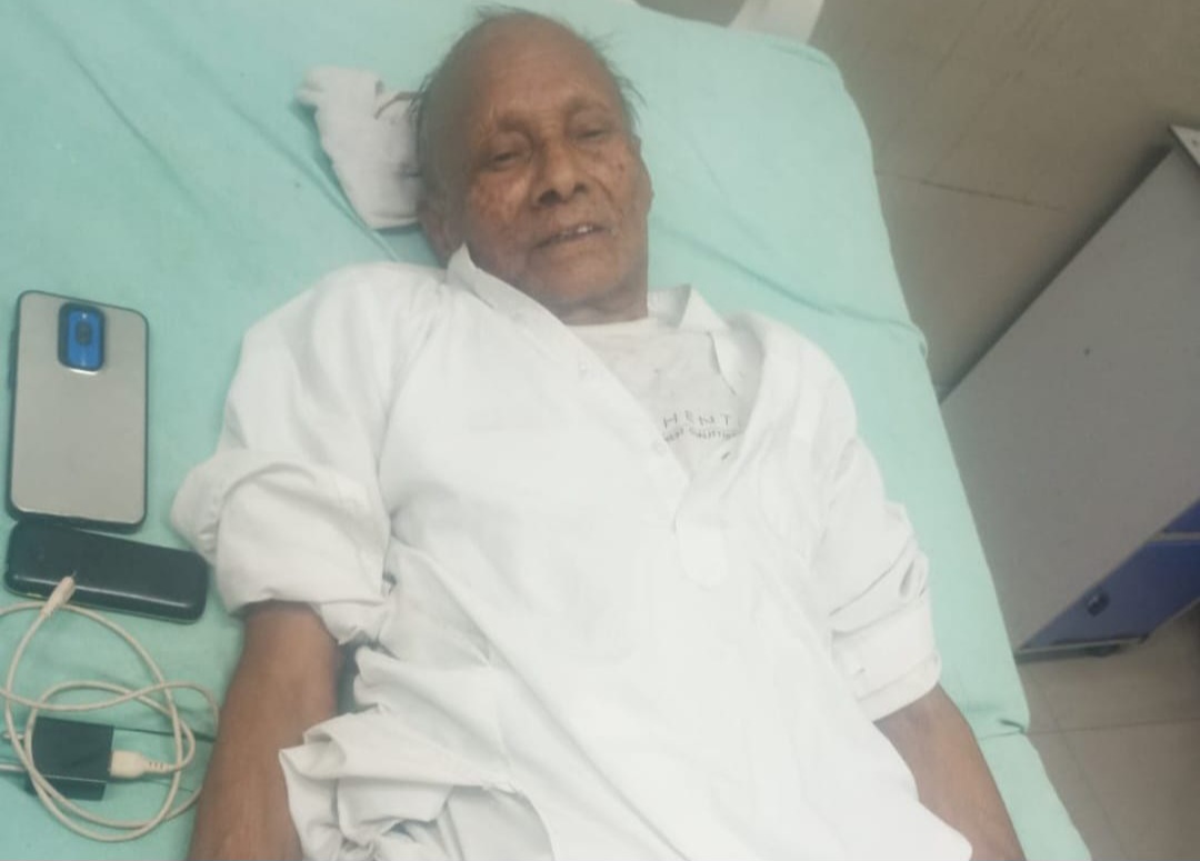 फर्रुखाबाद: धम्मालोंको बुद्ध विहार ट्रस्ट अध्यक्ष कर्मवीर शाक्य अस्वस्थ, लोहिया अस्पताल में भर्ती