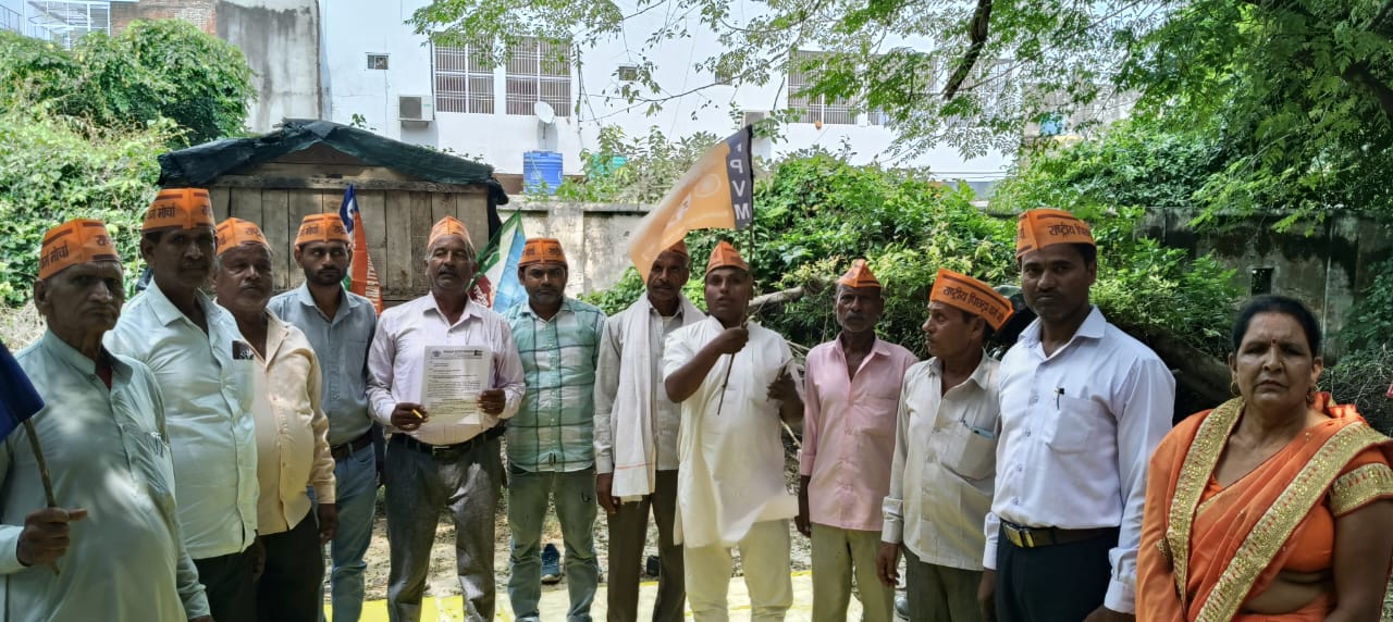फर्रुखाबाद में राष्ट्रपति को ज्ञापन सौंपा गया, पिछड़ा वर्ग मोर्चा के नेतृत्व में धरना-प्रदर्शन