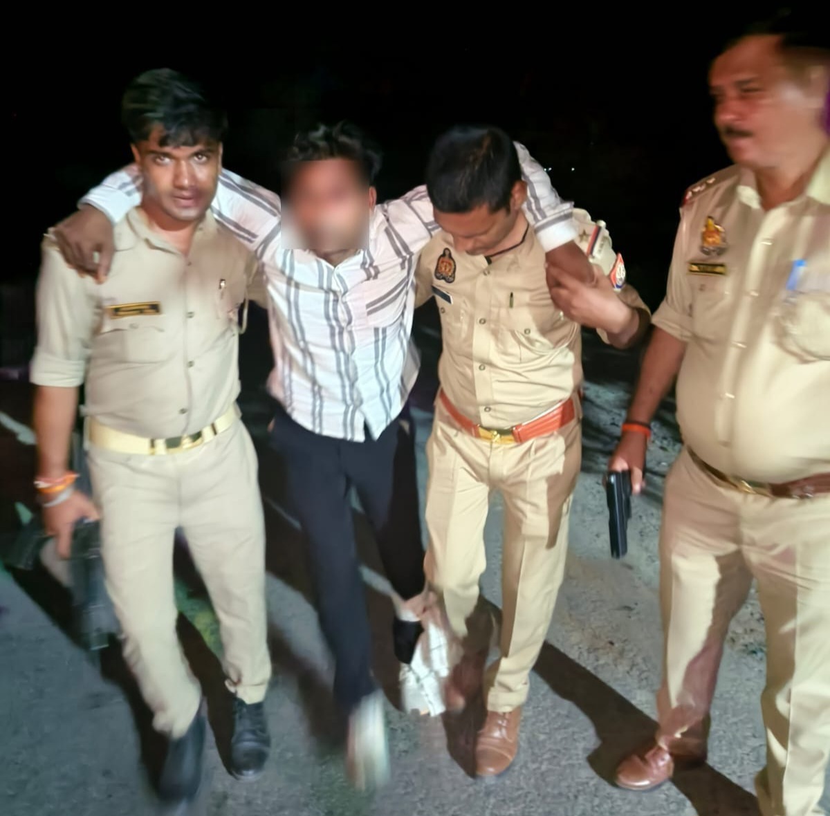 फर्रुखाबाद:पुलिस और बदमाशों के बीच मुठभेड़, एक शातिर अपराधी घायल