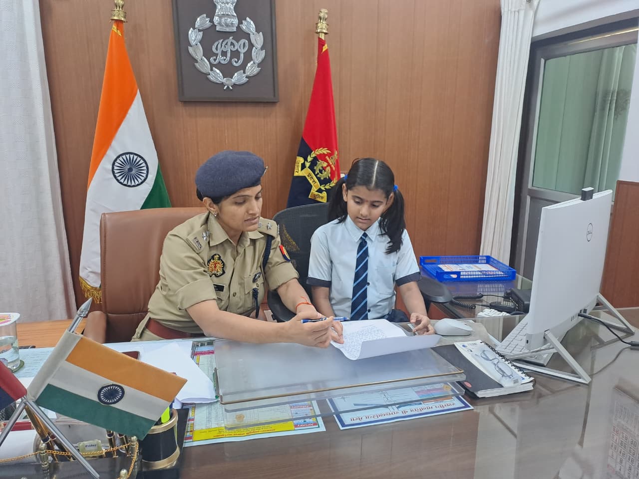 फर्रुखाबाद:मिशन शक्ति 5.0 : छात्रा बनी ‘एक दिन की पुलिस कप्तान’