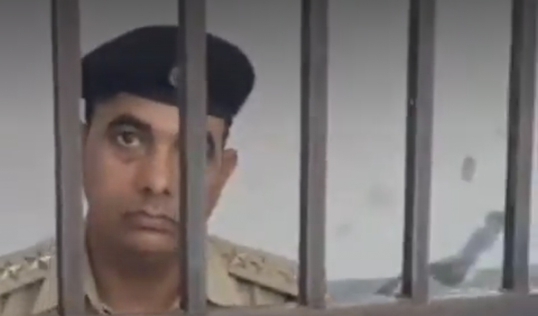कैथल विशेष अदालत का सख्त कदम : गवाही से बार-बार गैरहाज़िर रहने पर SHO को सलाखों में बंद किया