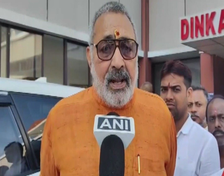 केंद्रीय मंत्री गिरिराज सिंह ने साधा ओवैसी पर निशाना, कहा "कांग्रेस और ओवैसी गृह युद्ध कराना चाहते हैं" ?