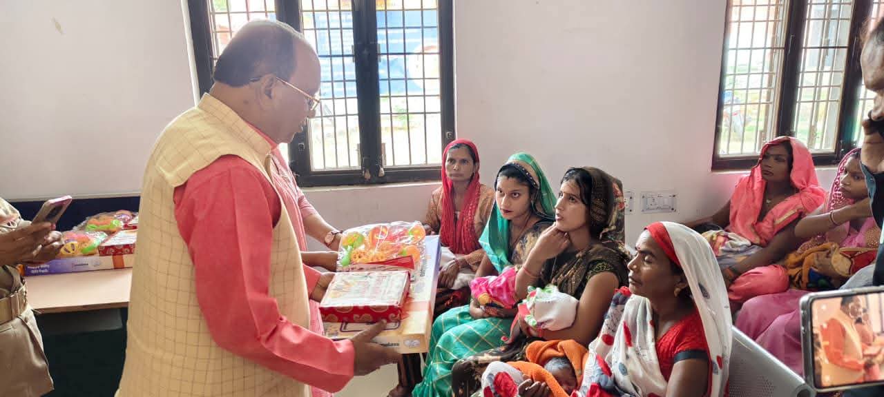 फर्रुखाबाद:राजेपुर में मिशन शक्ति 5.0 के तहत कन्या जन्मोत्सव का भव्य आयोजन