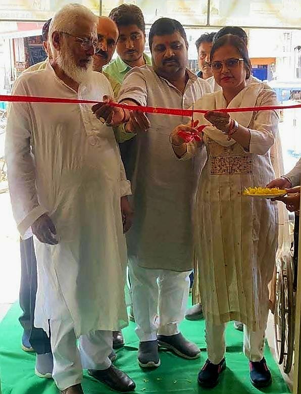 लखीमपुर खीरी : मैलानी के चरक हॉस्पिटल में शुरू हुई फ्री ओपीडी