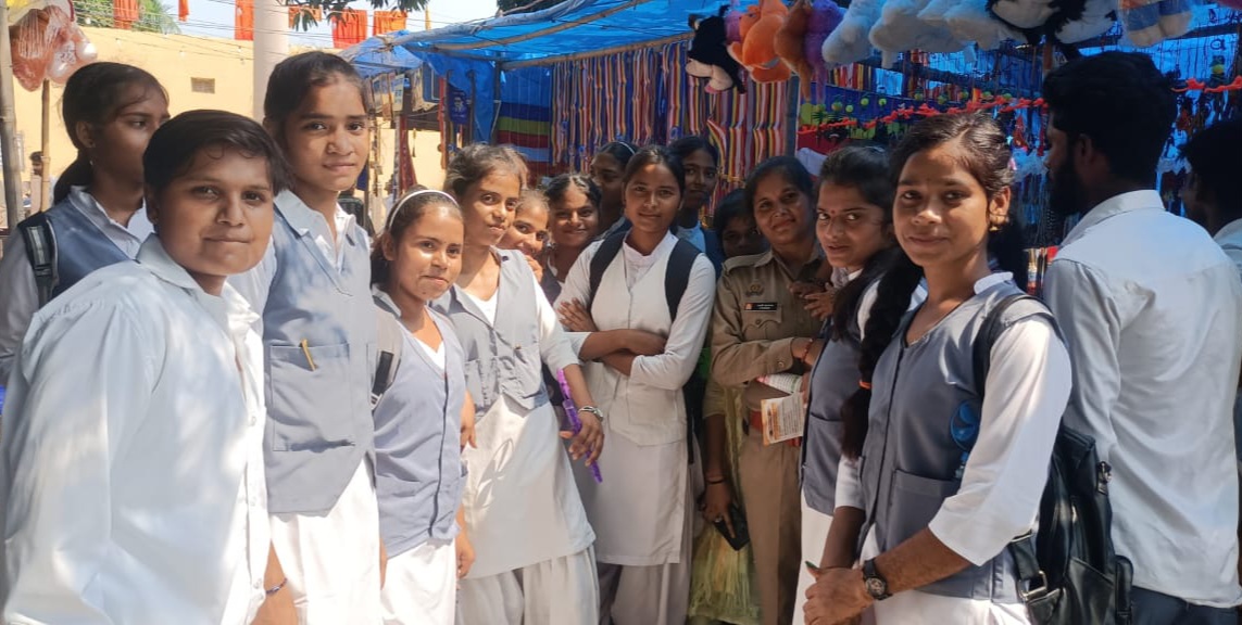 फर्रुखाबाद:संकिसा बौद्ध महोत्सव में “मिशन शक्ति अभियान” के तहत महिला सुरक्षा व जागरूकता कार्यक्रम