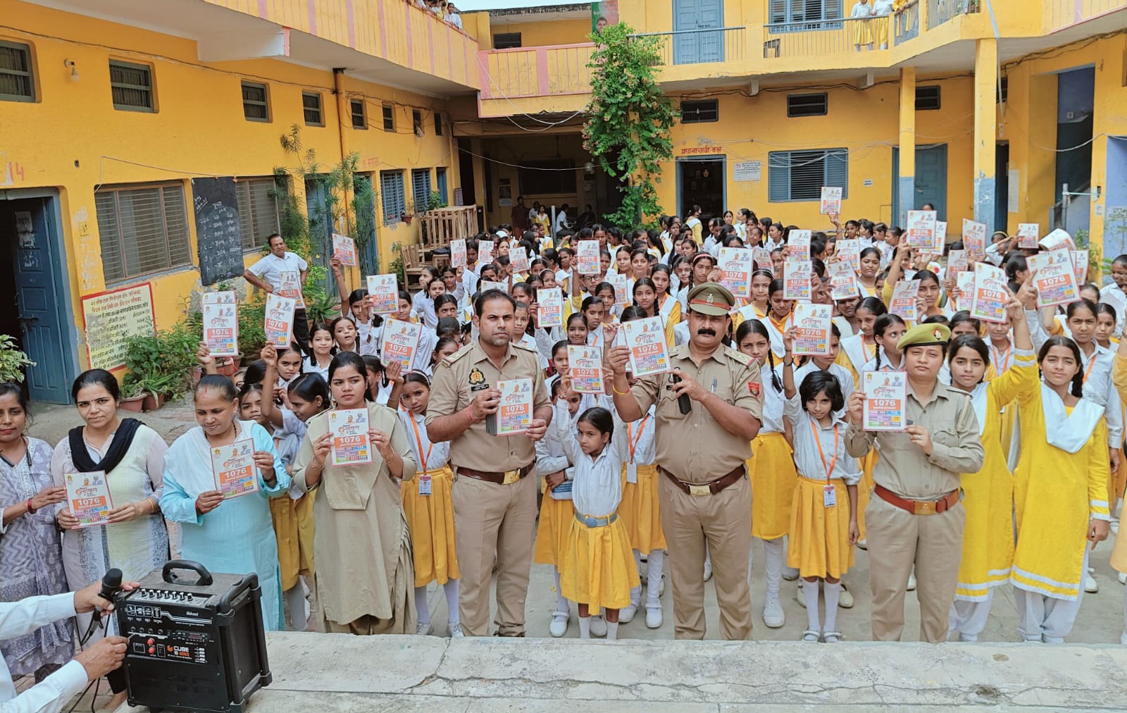 फर्रुखाबाद:थाना कोतवाली मोहम्मदाबाद में मिशन शक्ति 5.0 अभियान के तहत बालिकाओं को जागरूक किया गया