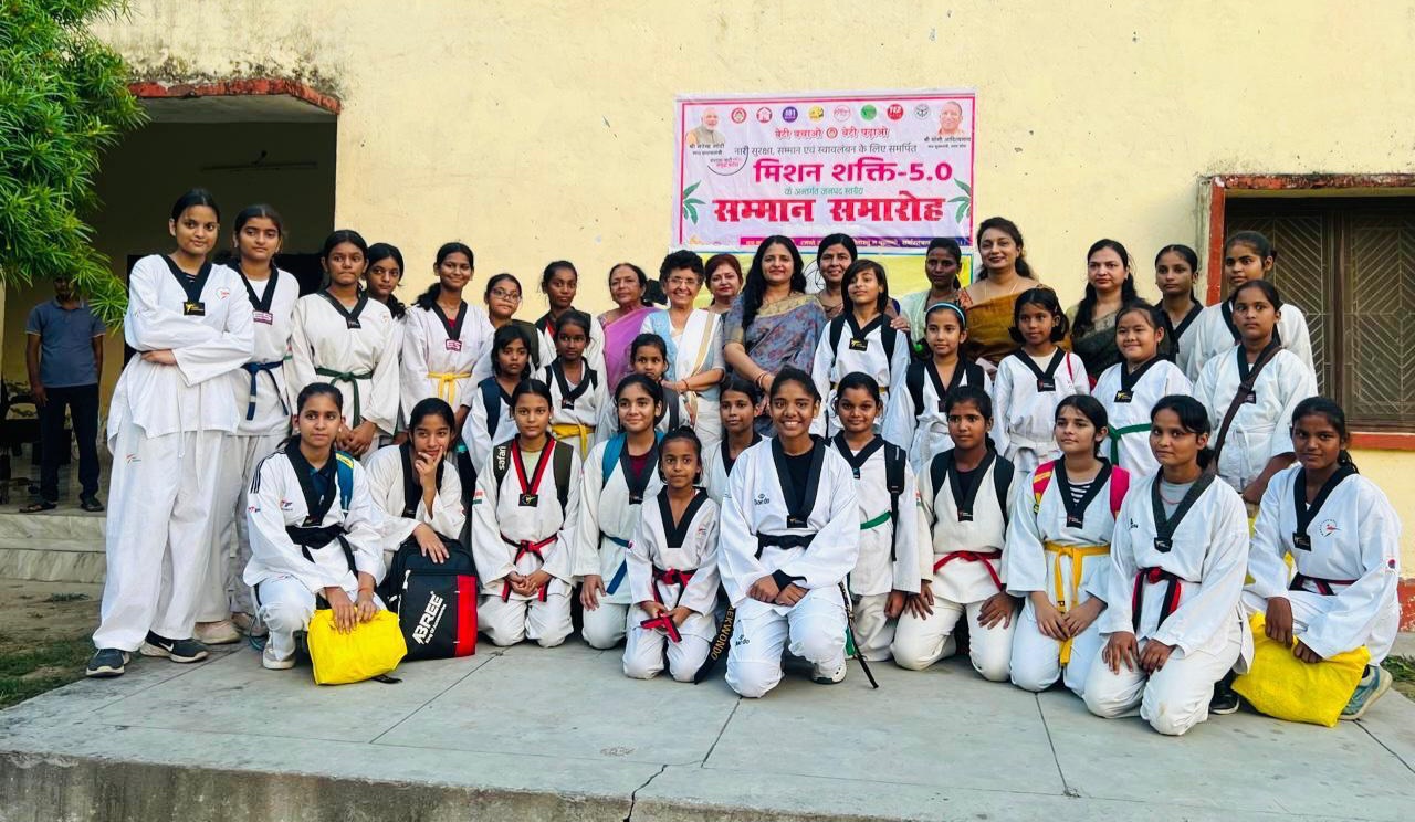फर्रुखाबाद:आकांक्षा समिति द्वारा मिशन शक्ति कार्यक्रम का आयोजन, महिलाओं की सुरक्षा और सशक्तिकरण पर दिया जोर