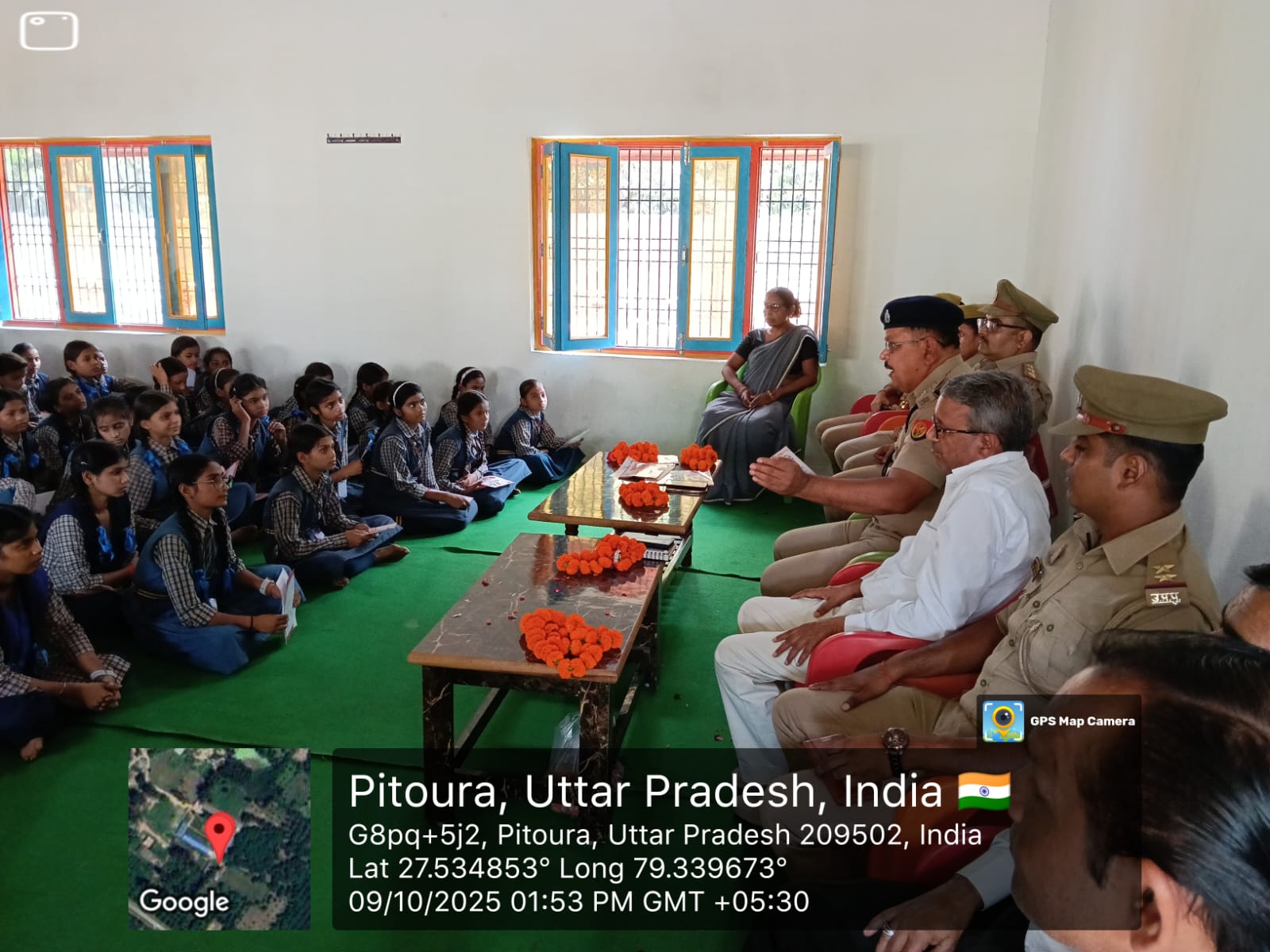 फर्रुखाबाद:मिशन शक्ति अभियान 5.0 के तहत एंटी रोमियो टीम ने किया जागरूकता अभियान
