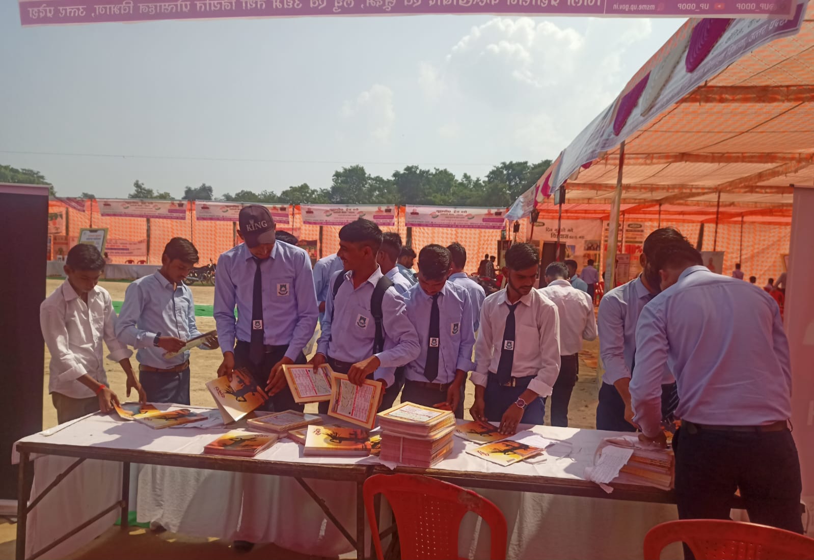 फर्रुखाबाद में जनपद स्तरीय ट्रेड शो-2025 का उत्साहजनक दूसरा दिन