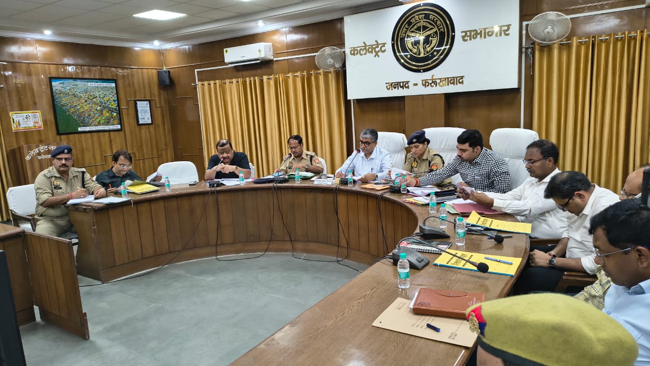 फर्रुखाबाद: दीपावली पर्व पर आतिशबाजी हेतु सुरक्षा दिशा-निर्देश ,डीएम व एसपी ने की गोष्ठी