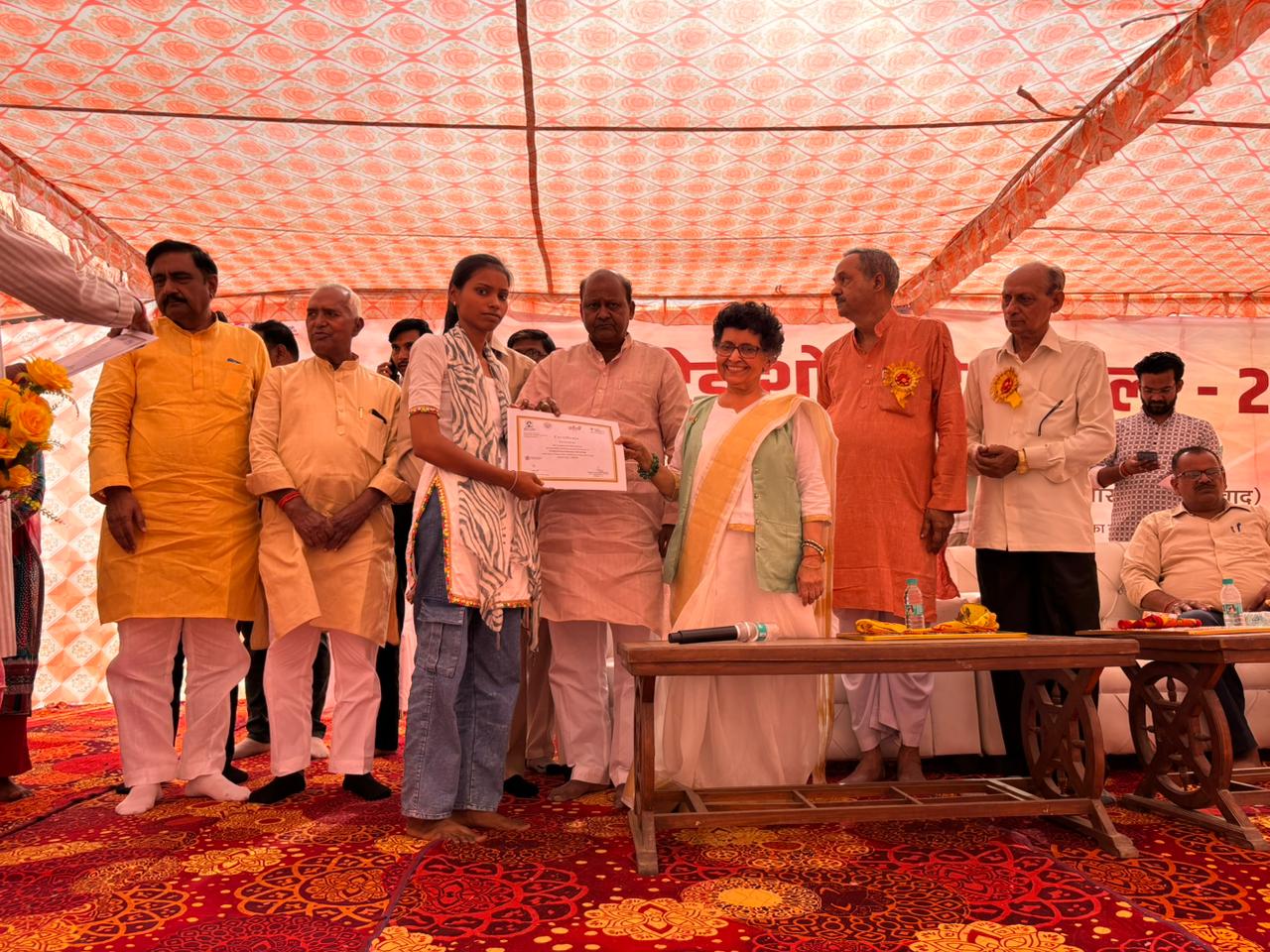 फर्रुखाबाद:यू.पी. ट्रेड मेले में कवि सम्मेलन, गूंजी स्वदेशी की अलख
