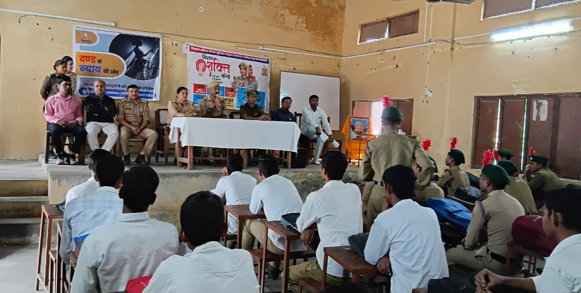 फर्रुखाबाद:मिशन शक्ति अभियान के तहत बालिकाओं को किया गया सशक्त व जागरूक।