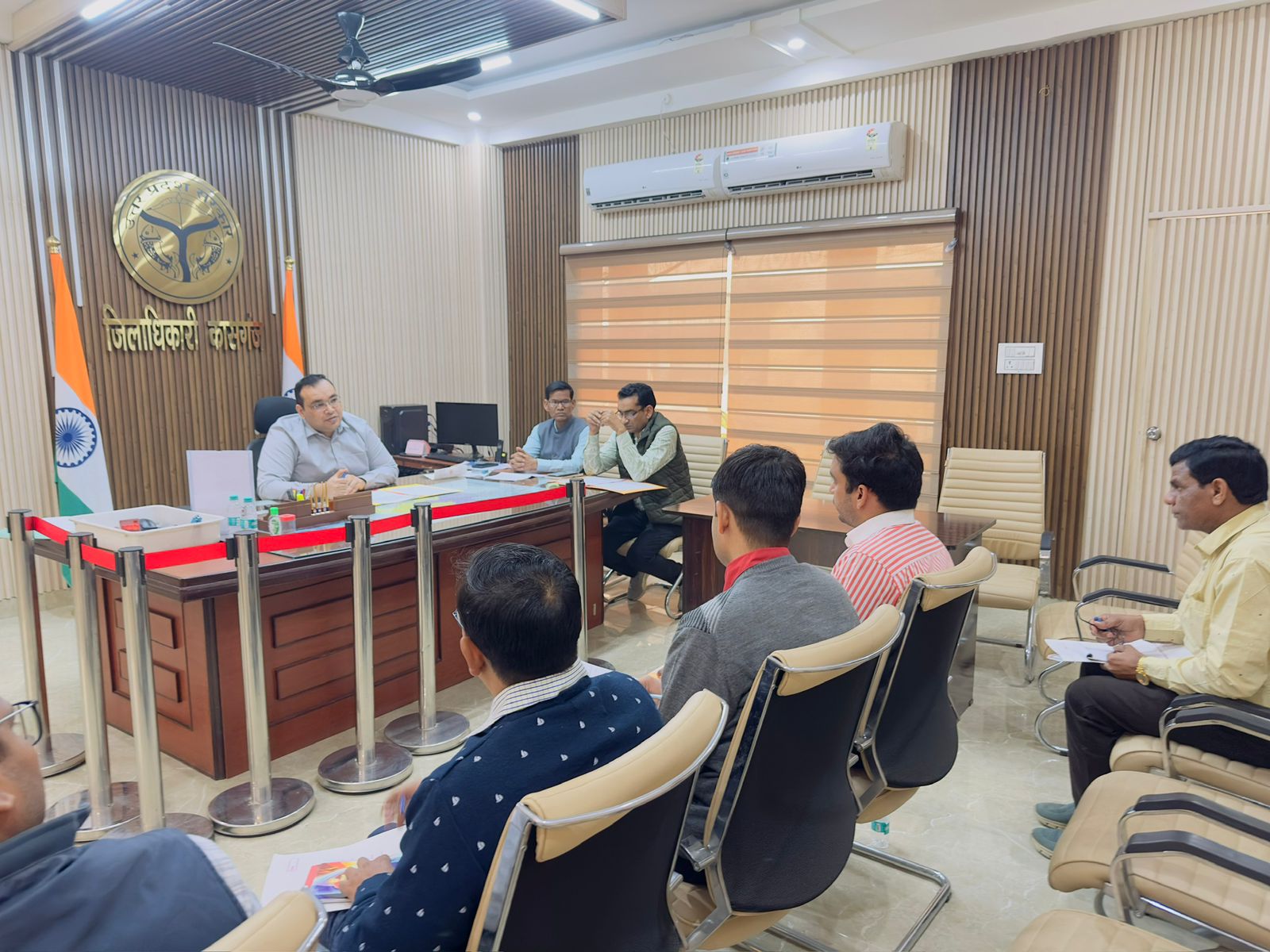 कासगंज: जिलाधिकारी प्रणय सिंह की अध्यक्षता में युवा उत्सव के आयोजन हेतु कार्यकारी समिति की बैठक आहूत की गयी