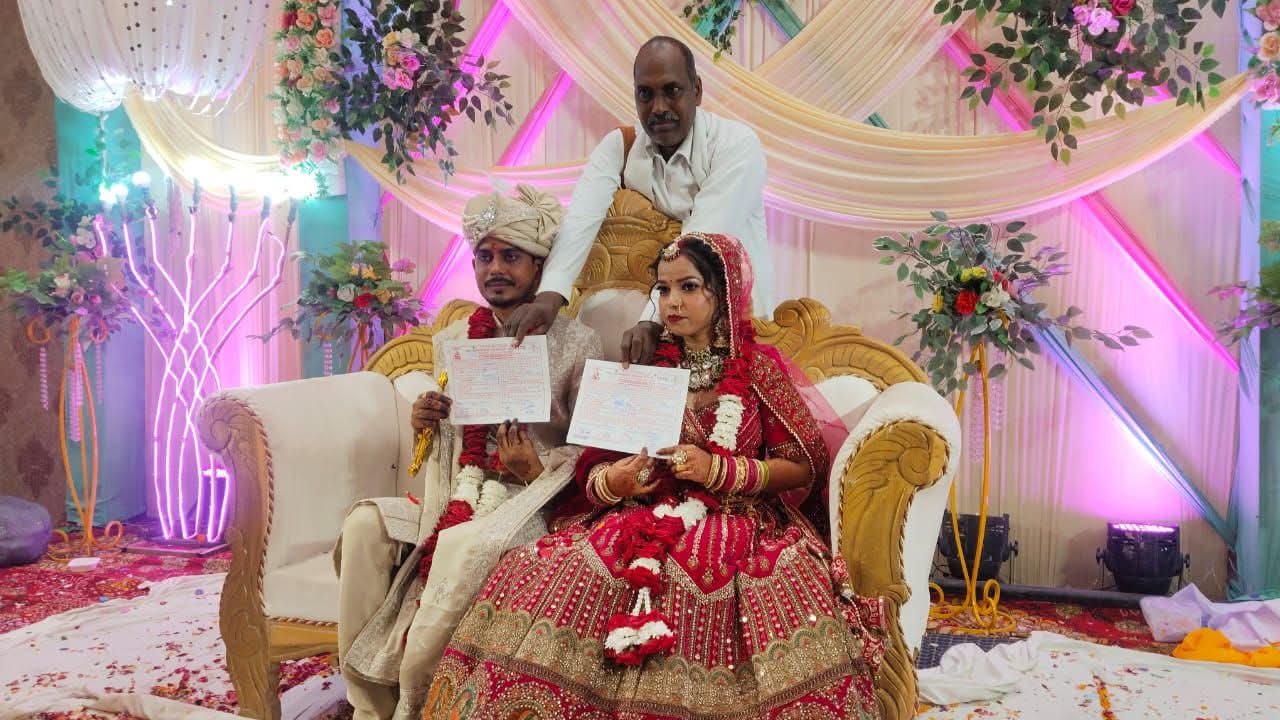 फर्रुखाबाद:मां रामप्यारी मैरिज लॉन में बौद्ध रीति से संपन्न हुआ विवाह संस्कार