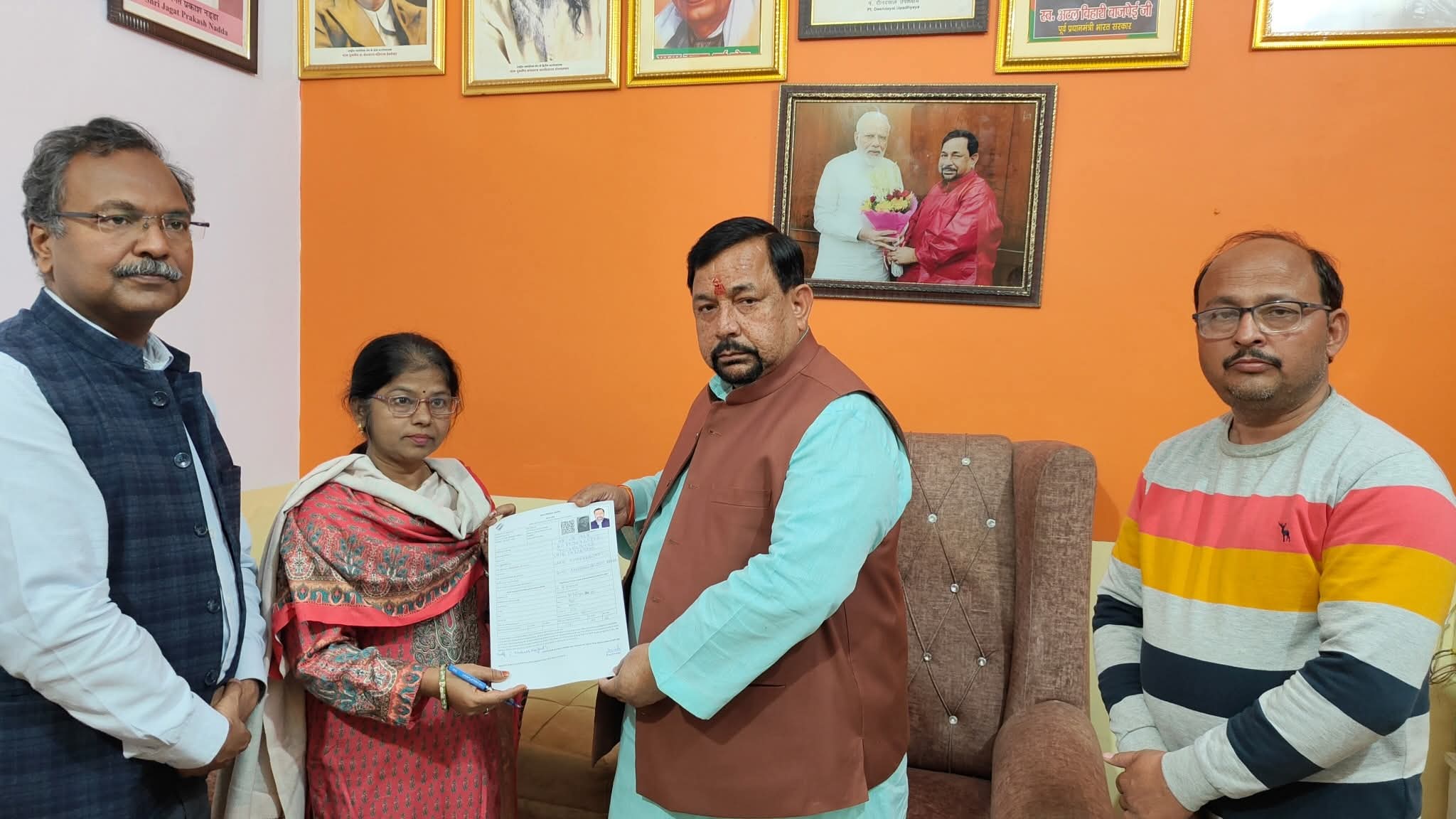 फर्रुखाबाद: ‘सत्यापित मतदाता’ सशक्त लोकतंत्र की नींव, सांसद ने भरा SIR फॉर्म