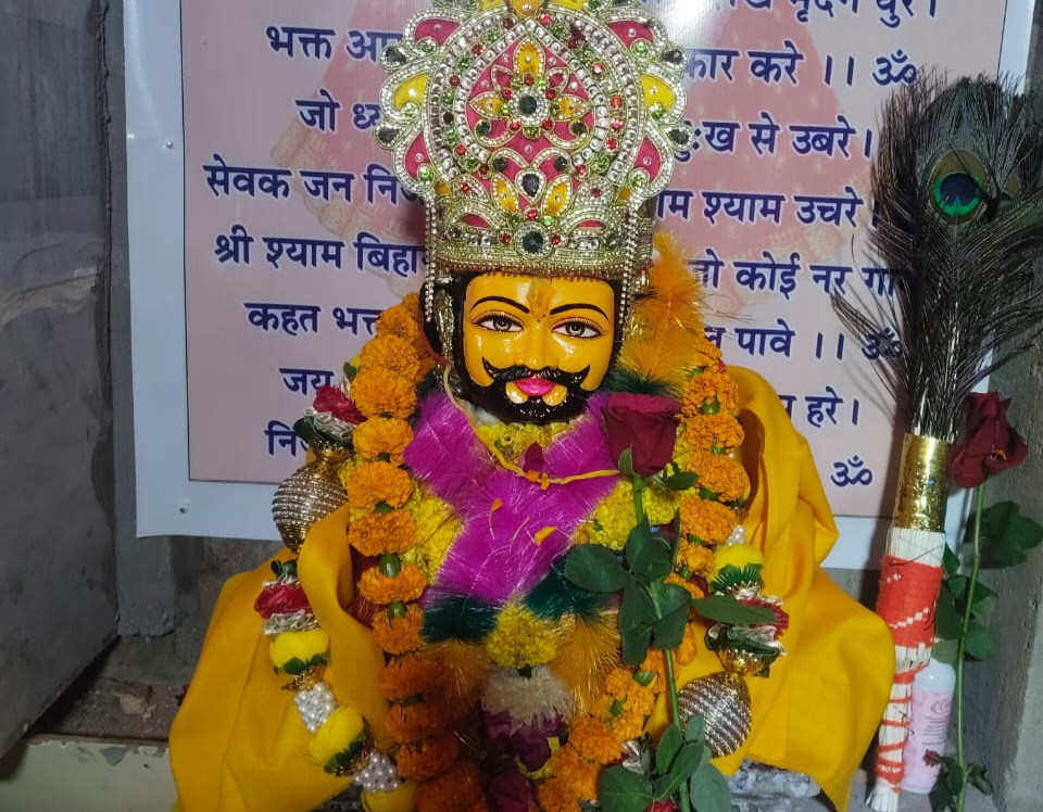 फर्रुखाबाद:इच्छापूर्ति खाटू श्याम मंदिर में धूमधाम से मनाया गया बाबा श्याम का जन्मोत्सव, भक्ति में डूबे श्रद्धालु