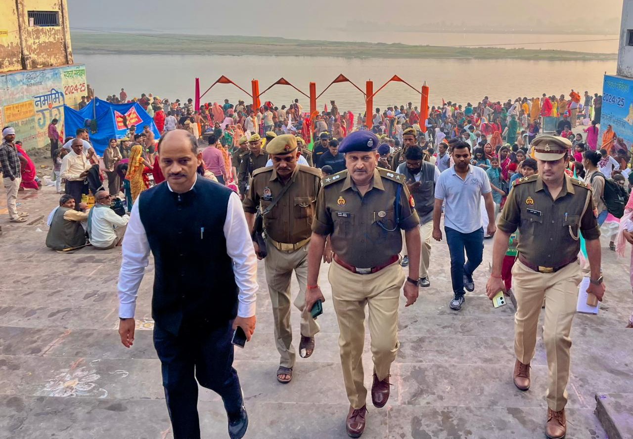 कन्नौज में प्रशासन मुस्तैद: कार्तिक पूर्णिमा स्नान को लेकर डीएम व एसपी ने मेहंदी घाट का किया निरीक्षण
