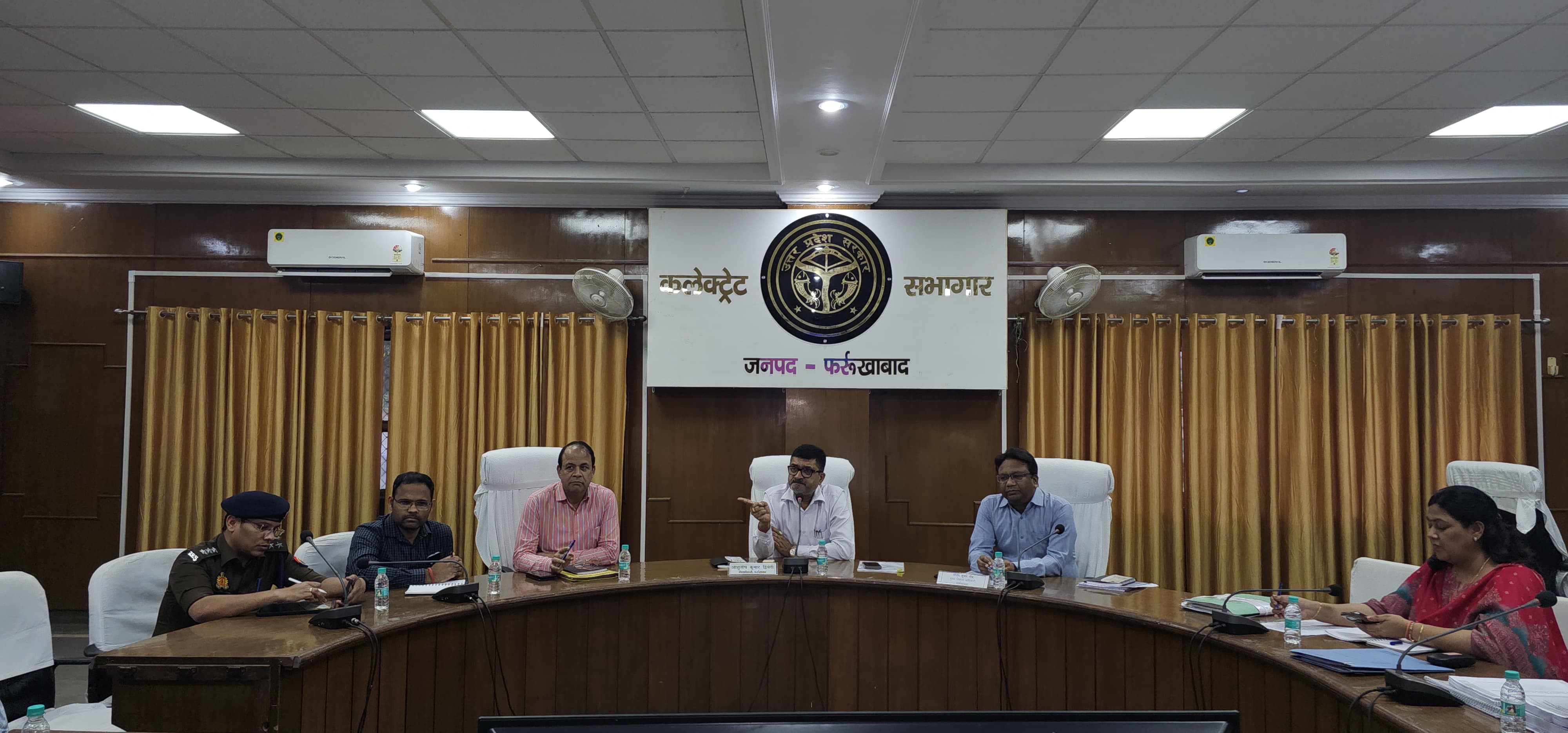 फर्रुखाबाद धार्मिक पर्यटन को मिलेगा नया आयाम: मंदिरों के समेकित विकास पर आर्किटेक्ट ने किया प्रस्तुतीकरण