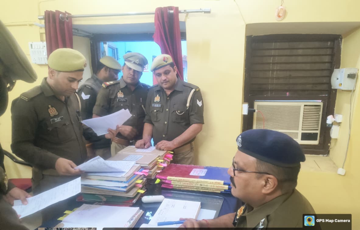 फर्रुखाबाद:थाना कमालगंज का अर्द्धवार्षिक निरीक्षण संपन्न, पुलिस उपाधीक्षक ने दिए सख्त दिशा-निर्देश