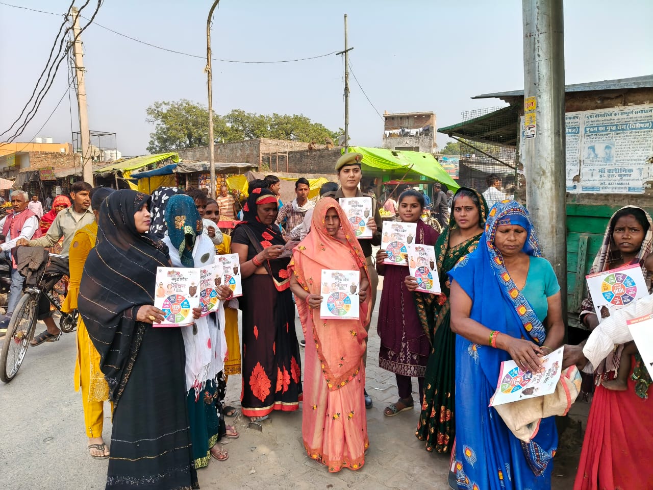 फर्रुखाबाद:शमसाबाद में मिशन शक्ति के पांचवें चरण के तहत महिलाओं को किया गया जागरूक
