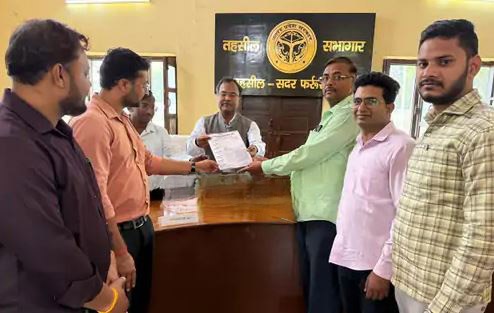 फर्रुखाबाद: लेखपाल संघ ने मांगों को लेकर मुख्यमंत्री को सौंपा ज्ञापन, 15 नवंबर तक कार्रवाई न होने पर आंदोलन की चेतावनी