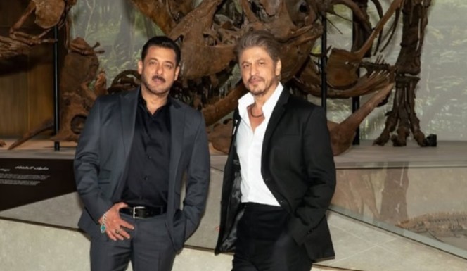 एक साथ सैर पर निकले शाहरुख और सलमान खान, अबू धाबी से सामने आई तस्वीर; नेटिजंस बोले- दो भाई दोनों तबाही