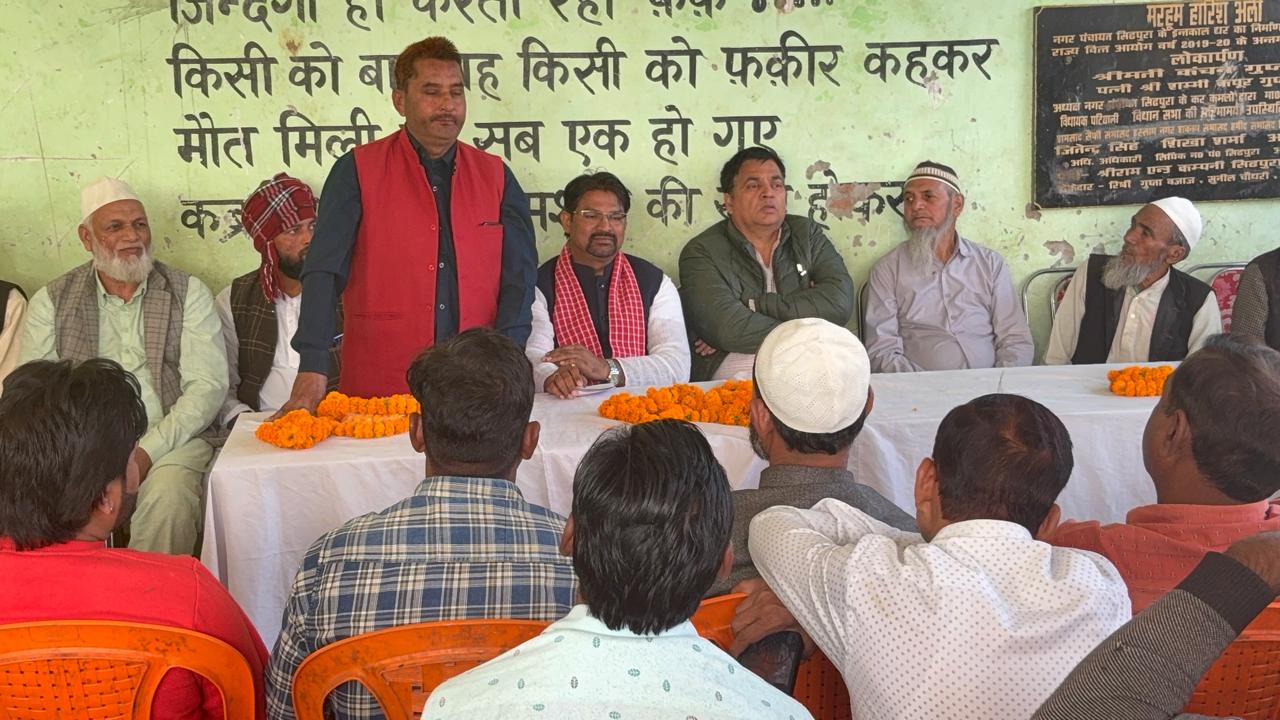 कासगंज :मतदाता जागरूकता अभियान व  जिलाध्यक्ष विक्रम यादव ने किया S I R कैंप को संबोधित