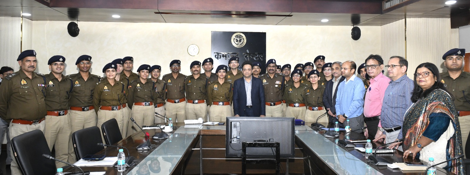 लखनऊ:लोकभवन में प्रशिक्षु IPS अफसरों का सम्मानजनक आगमन: प्रमुख सचिव गृह से की शिष्टाचार मुलाक़ात