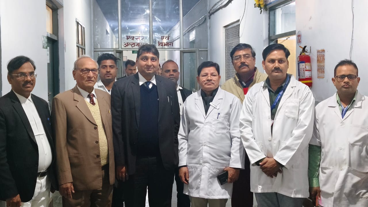 फर्रुखाबाद:विश्व एड्स दिवस पर जिला विधिक सेवा प्राधिकरण ने किया जागरूकता शिविर का आयोजन।