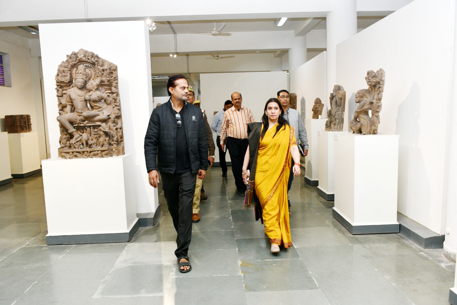 इलाहाबाद संग्रहालय में दर्शकों की अभिवृद्धि हेतु 6 दिसंबर से हर सप्तहान्त ( शनिवार - रविवार ) प्रवेश टिकट 50 रुपए की बजाय 20 रुपए में उपलब्ध कराने के मंडलायुक्त के निर्देश।