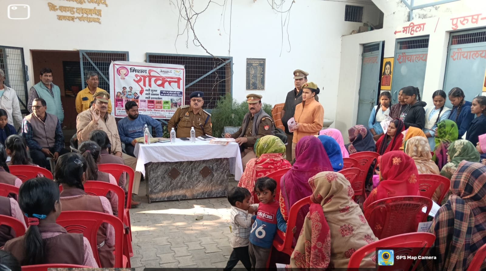फर्रुखाबाद:मिशन शक्ति 5.0: कायमगंज में महिलाओं व बालिकाओं को किया गया जागरूक, हेल्पलाइन नंबरों की दी जानकारी