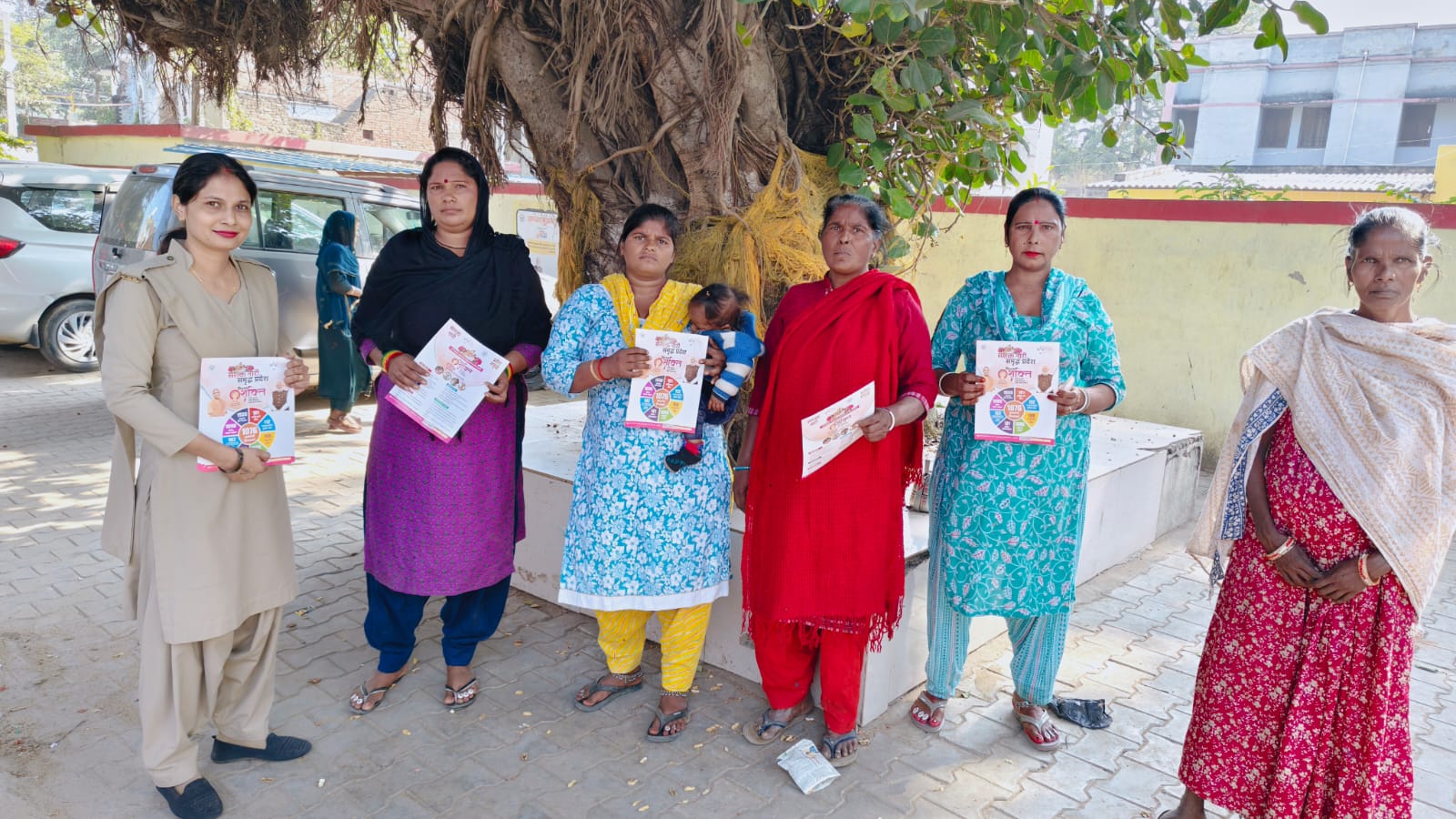 फर्रुखाबाद:मिशन शक्ति 5.0 के तहत थाना कादरीगेट क्षेत्र में महिला सुरक्षा जागरूकता अभियान
