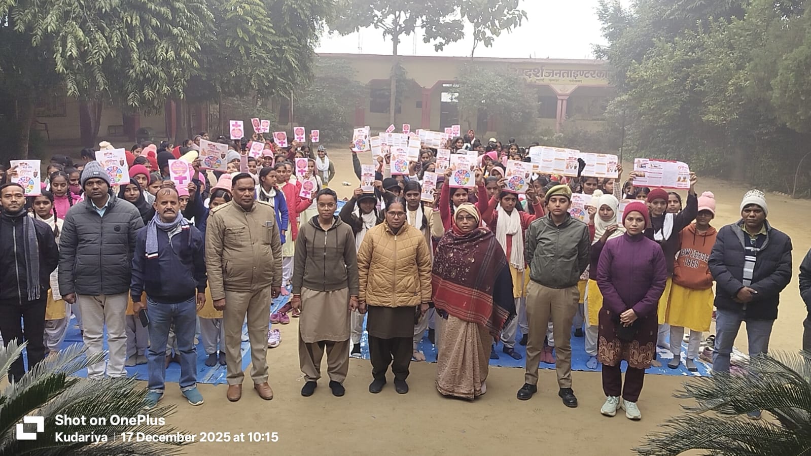 फर्रुखाबाद:मिशन शक्ति अभियान के तहत एंटी रोमियो टीम ने बालिकाओं को किया जागरूक