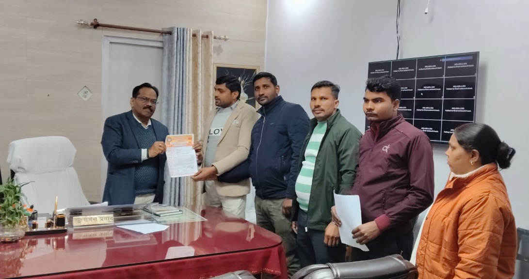 बहराइच में लेखपाल भर्ती को लेकर ओबीसी आरक्षण पर विरोध, मुख्यमंत्री को सौंपा गया ज्ञापन