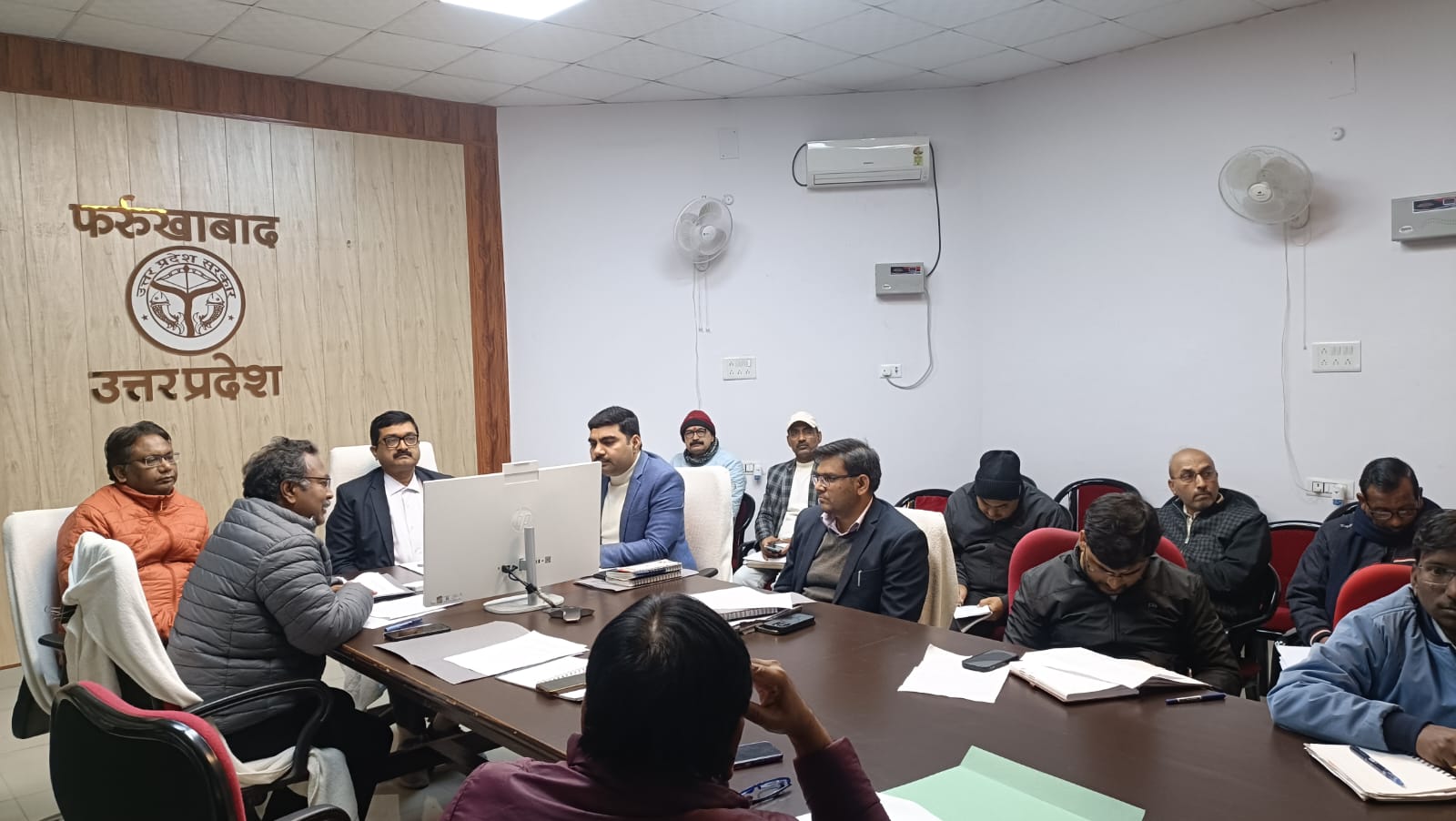 फर्रुखाबाद कलेक्ट्रेट सभागार में स्वीप योजना को लेकर महत्वपूर्ण बैठक आयोजित