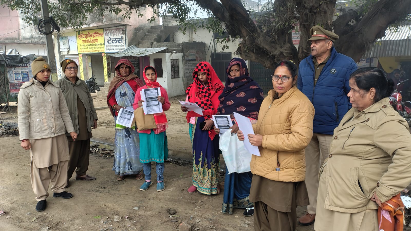 फर्रुखाबाद:मिशन शक्ति के अंतर्गत थाना मऊदरवाजा द्वारा किया गया जागरूकता कार्यक्रम